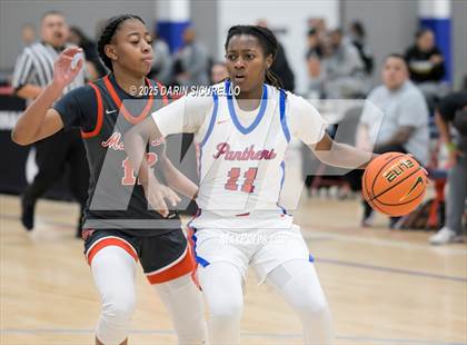 Thumbnail 2 in Mater Dei vs. Bartlett  (Nike Tournament of Champions) photogallery.