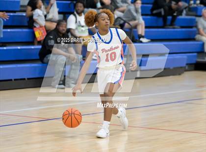 Thumbnail 3 in Mater Dei vs. Bartlett  (Nike Tournament of Champions) photogallery.