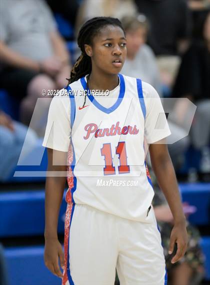 Thumbnail 3 in Mater Dei vs. Bartlett  (Nike Tournament of Champions) photogallery.