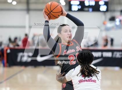 Thumbnail 3 in Mater Dei vs. Bartlett  (Nike Tournament of Champions) photogallery.