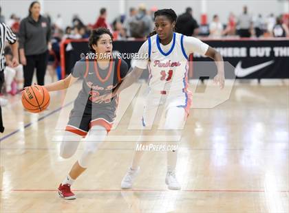 Thumbnail 3 in Mater Dei vs. Bartlett  (Nike Tournament of Champions) photogallery.