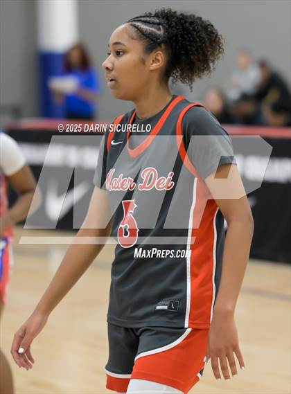 Thumbnail 2 in Mater Dei vs. Bartlett  (Nike Tournament of Champions) photogallery.