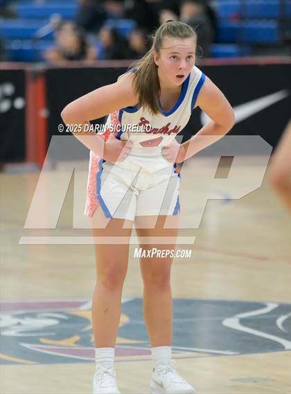 Thumbnail 3 in Mater Dei vs. Bartlett  (Nike Tournament of Champions) photogallery.