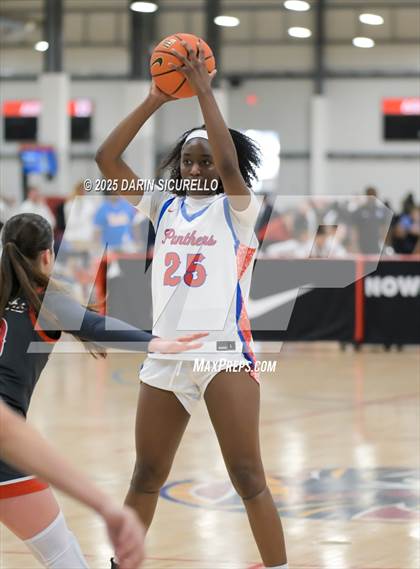 Thumbnail 2 in Mater Dei vs. Bartlett  (Nike Tournament of Champions) photogallery.