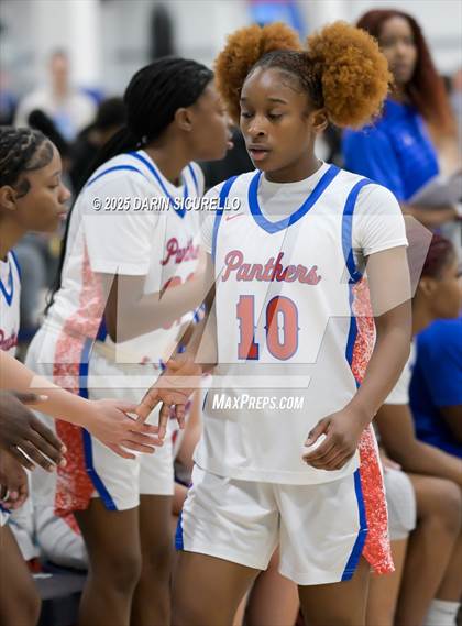 Thumbnail 1 in Mater Dei vs. Bartlett  (Nike Tournament of Champions) photogallery.