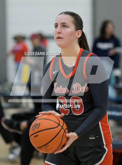 Thumbnail 3 in Mater Dei vs. Bartlett  (Nike Tournament of Champions) photogallery.
