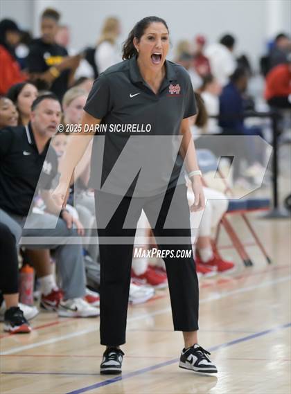 Thumbnail 1 in Mater Dei vs. Bartlett  (Nike Tournament of Champions) photogallery.