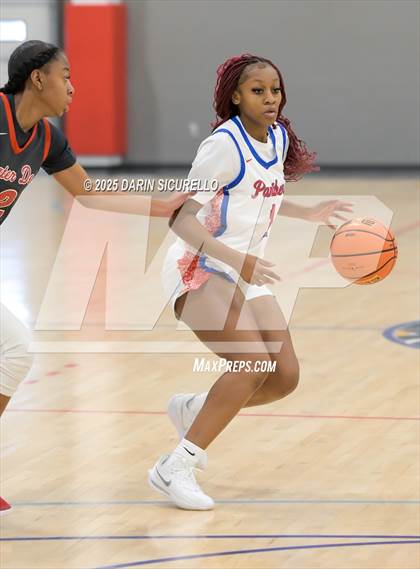 Thumbnail 2 in Mater Dei vs. Bartlett  (Nike Tournament of Champions) photogallery.