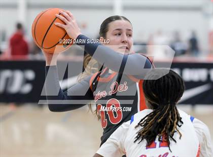 Thumbnail 3 in Mater Dei vs. Bartlett  (Nike Tournament of Champions) photogallery.