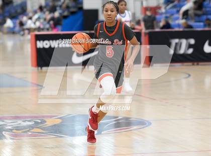 Thumbnail 1 in Mater Dei vs. Bartlett  (Nike Tournament of Champions) photogallery.