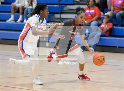 Thumbnail 3 in Mater Dei vs. Bartlett  (Nike Tournament of Champions) photogallery.