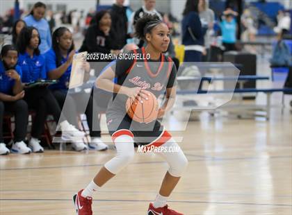 Thumbnail 3 in Mater Dei vs. Bartlett  (Nike Tournament of Champions) photogallery.