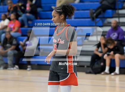 Thumbnail 1 in Mater Dei vs. Bartlett  (Nike Tournament of Champions) photogallery.