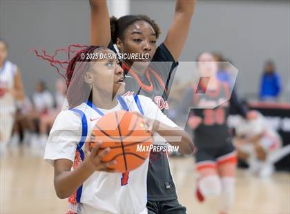 Thumbnail 3 in Mater Dei vs. Bartlett  (Nike Tournament of Champions) photogallery.