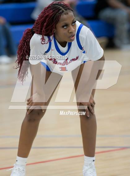 Thumbnail 3 in Mater Dei vs. Bartlett  (Nike Tournament of Champions) photogallery.