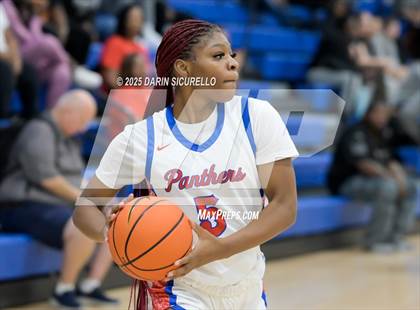 Thumbnail 3 in Mater Dei vs. Bartlett  (Nike Tournament of Champions) photogallery.