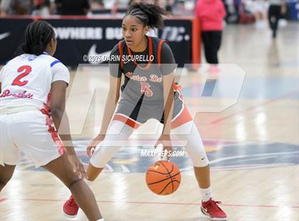 Thumbnail 1 in Mater Dei vs. Bartlett  (Nike Tournament of Champions) photogallery.