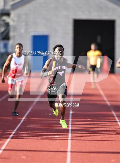 Thumbnail 1 in UIL 6A District 14 Region 2 Track and Field Meet photogallery.