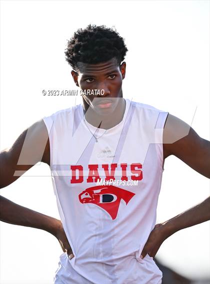 Thumbnail 2 in UIL 6A District 14 Region 2 Track and Field Meet photogallery.