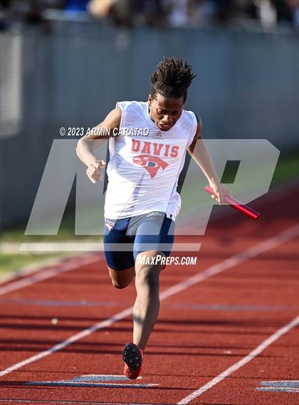 Thumbnail 1 in UIL 6A District 14 Region 2 Track and Field Meet photogallery.
