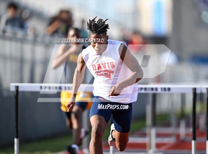 Thumbnail 1 in UIL 6A District 14 Region 2 Track and Field Meet photogallery.