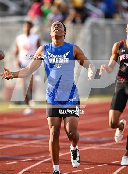 Thumbnail 2 in UIL 6A District 14 Region 2 Track and Field Meet photogallery.