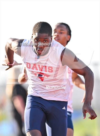 Thumbnail 1 in UIL 6A District 14 Region 2 Track and Field Meet photogallery.