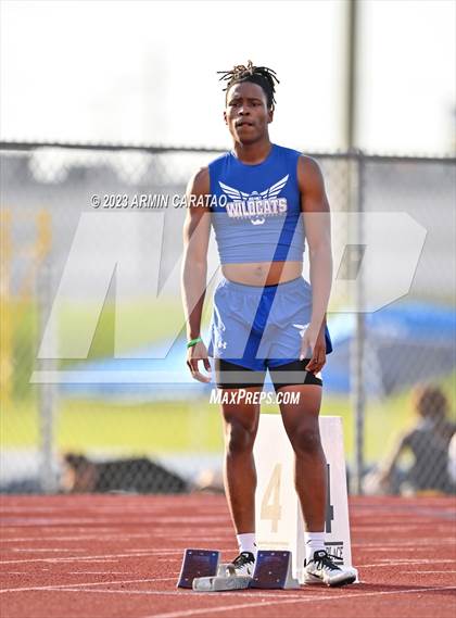 Thumbnail 1 in UIL 6A District 14 Region 2 Track and Field Meet photogallery.