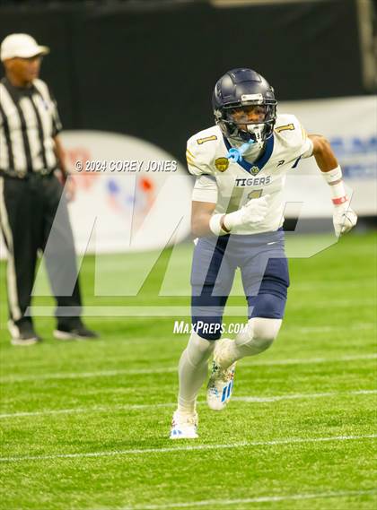 Thumbnail 2 in Douglas County vs Cedar Grove (Corky Kell & Dave Hunter Classic) photogallery.
