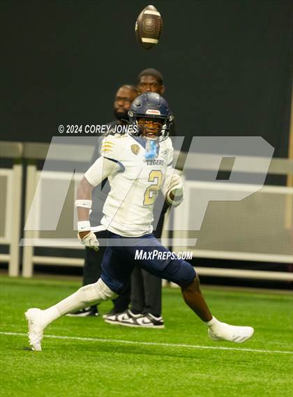 Thumbnail 1 in Douglas County vs Cedar Grove (Corky Kell & Dave Hunter Classic) photogallery.