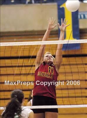 Thumbnail 2 in Oakdale vs. St. Mary's (SJS D3 Final) photogallery.