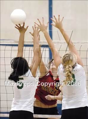 Thumbnail 1 in Oakdale vs. St. Mary's (SJS D3 Final) photogallery.