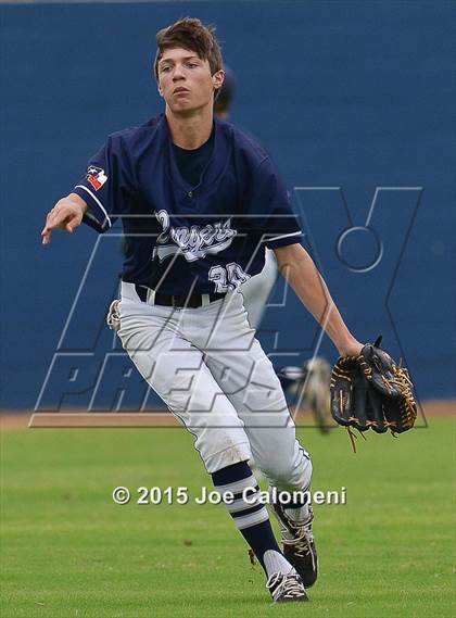 Thumbnail 2 in Reagan [Ronald] vs. Smithson Valley (UIL 6A Area Playoff) photogallery.