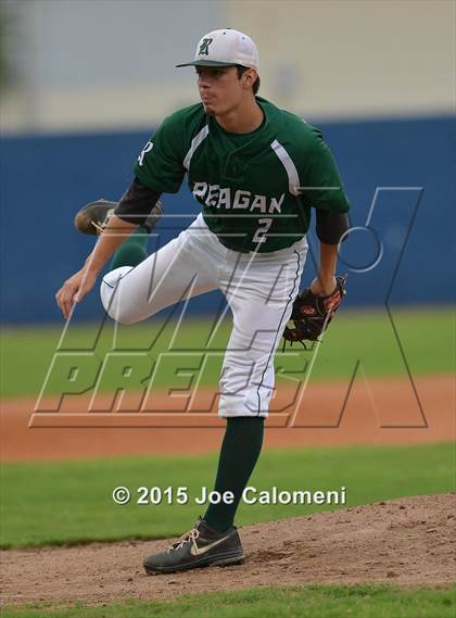 Thumbnail 1 in Reagan [Ronald] vs. Smithson Valley (UIL 6A Area Playoff) photogallery.
