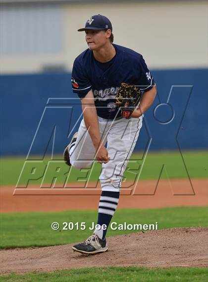 Thumbnail 3 in Reagan [Ronald] vs. Smithson Valley (UIL 6A Area Playoff) photogallery.