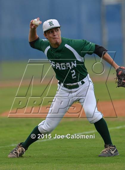 Thumbnail 2 in Reagan [Ronald] vs. Smithson Valley (UIL 6A Area Playoff) photogallery.