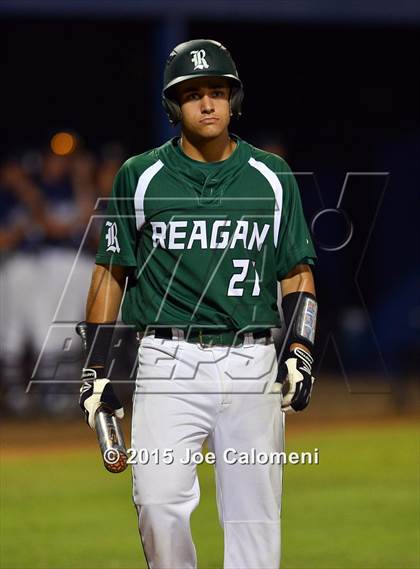 Thumbnail 2 in Reagan [Ronald] vs. Smithson Valley (UIL 6A Area Playoff) photogallery.