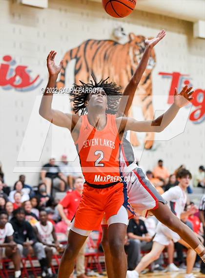 Thumbnail 3 in Seven Lakes @ Fort Bend Travis photogallery.