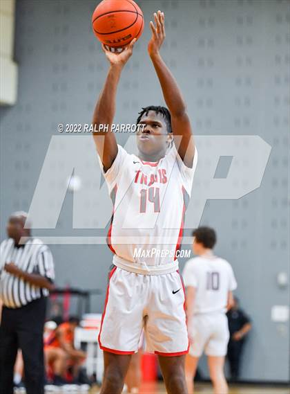 Thumbnail 2 in Seven Lakes @ Fort Bend Travis photogallery.