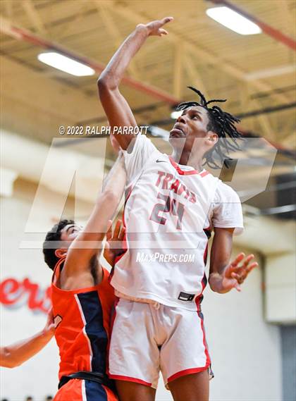 Thumbnail 3 in Seven Lakes @ Fort Bend Travis photogallery.