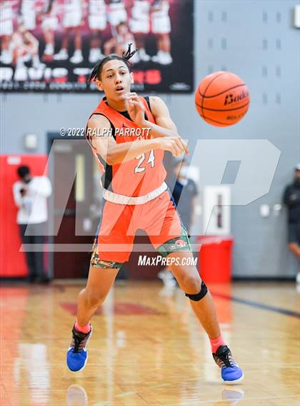 Thumbnail 3 in Seven Lakes @ Fort Bend Travis photogallery.