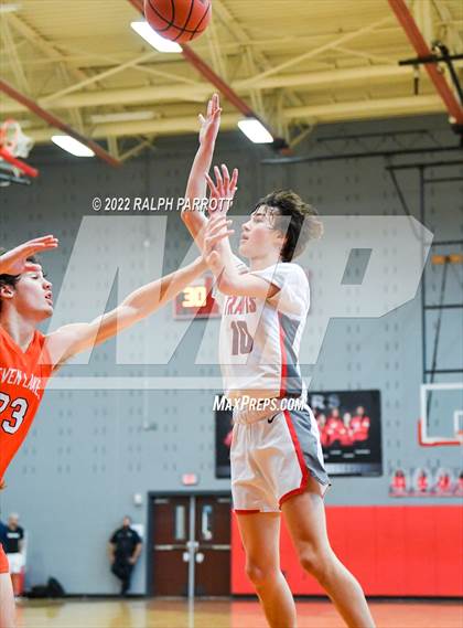 Thumbnail 3 in Seven Lakes @ Fort Bend Travis photogallery.