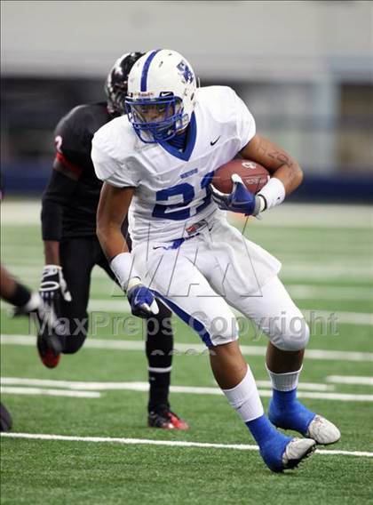Thumbnail 2 in Bingham vs. Trinity (Kirk Herbstreit Varsity Football Series) photogallery.