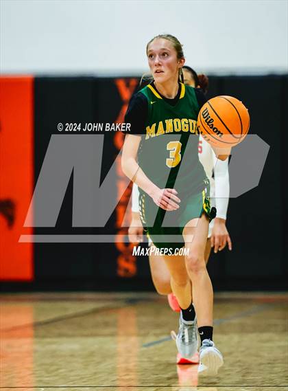 Thumbnail 3 in Bishop Manogue @ Fernley photogallery.