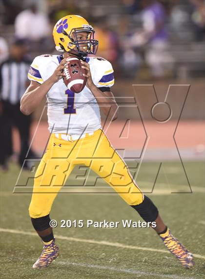 Thumbnail 3 in Karr @ Brother Martin photogallery.