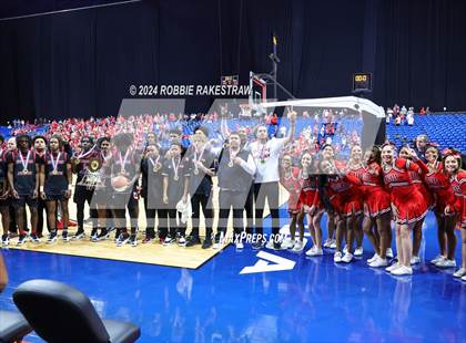 Thumbnail 1 in Ponder vs. Hitchcock (UIL 3A Basketball Final Medal Ceremony) photogallery.