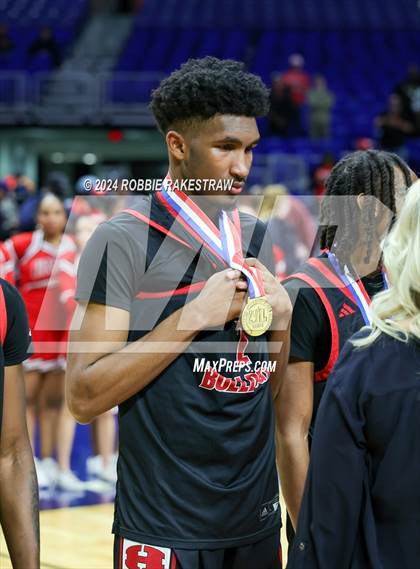 Thumbnail 1 in Ponder vs. Hitchcock (UIL 3A Basketball Final Medal Ceremony) photogallery.