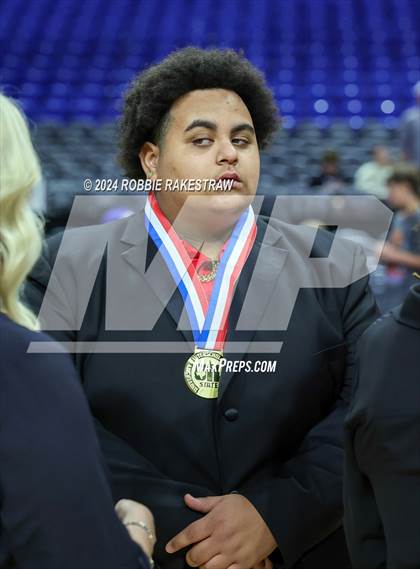 Thumbnail 3 in Ponder vs. Hitchcock (UIL 3A Basketball Final Medal Ceremony) photogallery.