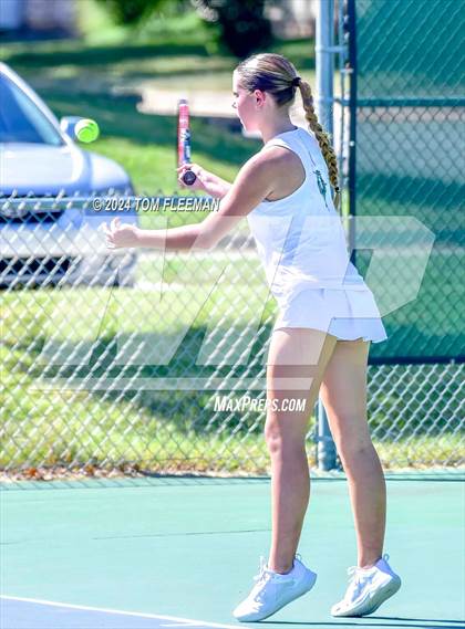 Thumbnail 3 in Sunflower League Girl's JV Quad (Shawnee Mission South) photogallery.