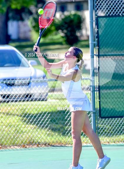 Thumbnail 3 in Sunflower League Girl's JV Quad (Shawnee Mission South) photogallery.